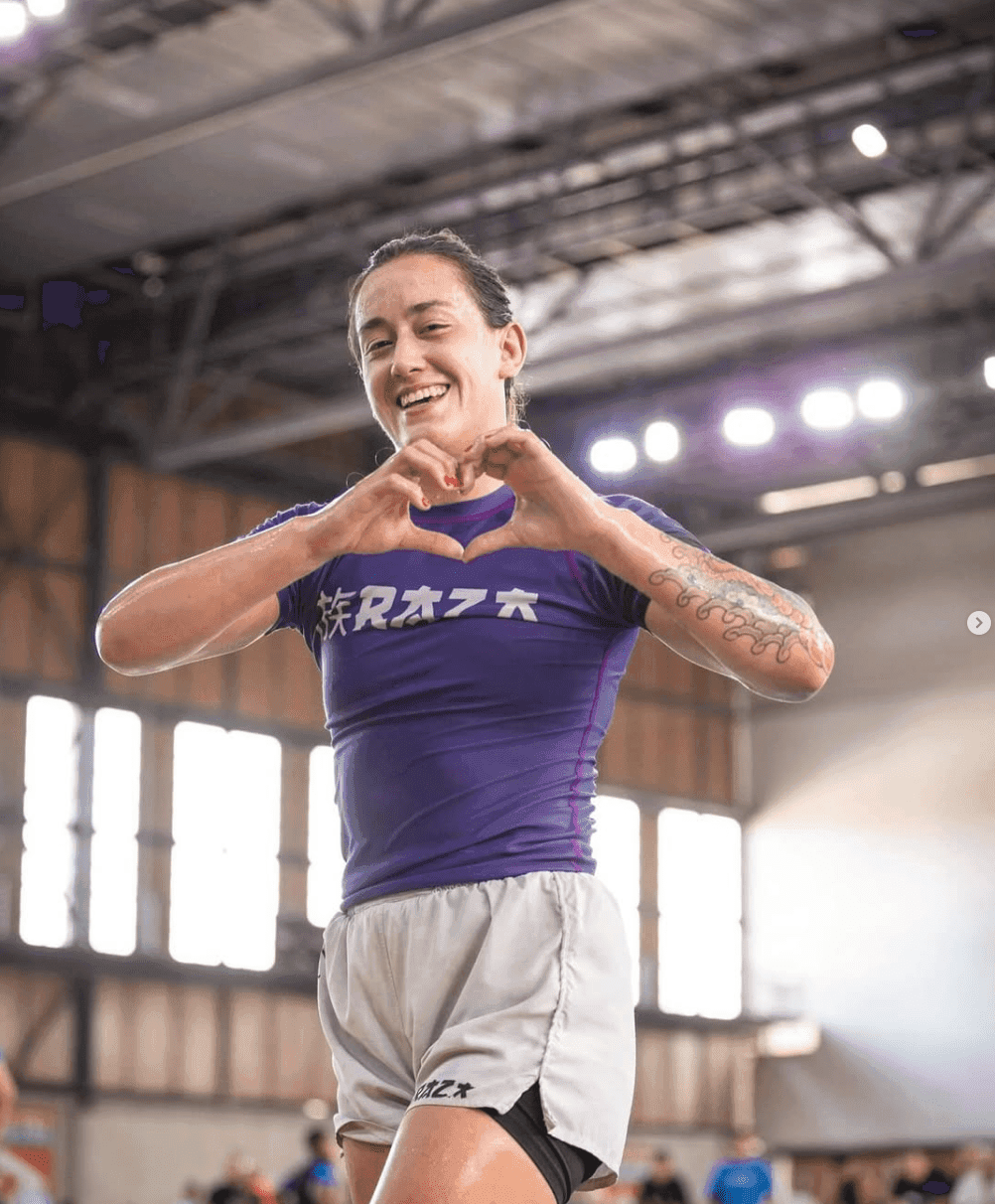 Rashguard morada para Jiu-Jitsu marca Raza, ideal para No-Gi, grappling y MMA